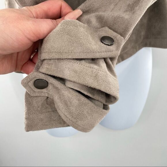 CUPCAKES & CASHMERE Robin Faux Suede Drape Front Cropped Moto Jacket - Picture 9 of 10